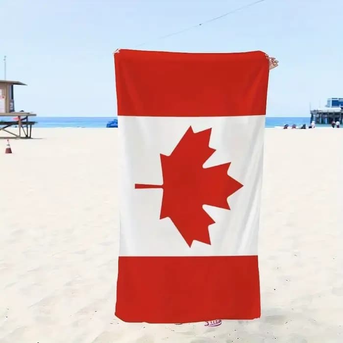 Serviette de plage drapeau du Canada : parfaite pour les aventures en bord de mer ensoleillées! Conv