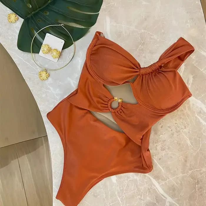 Maillot de bain une pièce push-up à armatures, asymétrique à une épaule, avec découpes torsadées et 