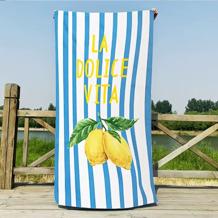 Serviette de plage La Dolce Vita à imprimé citron