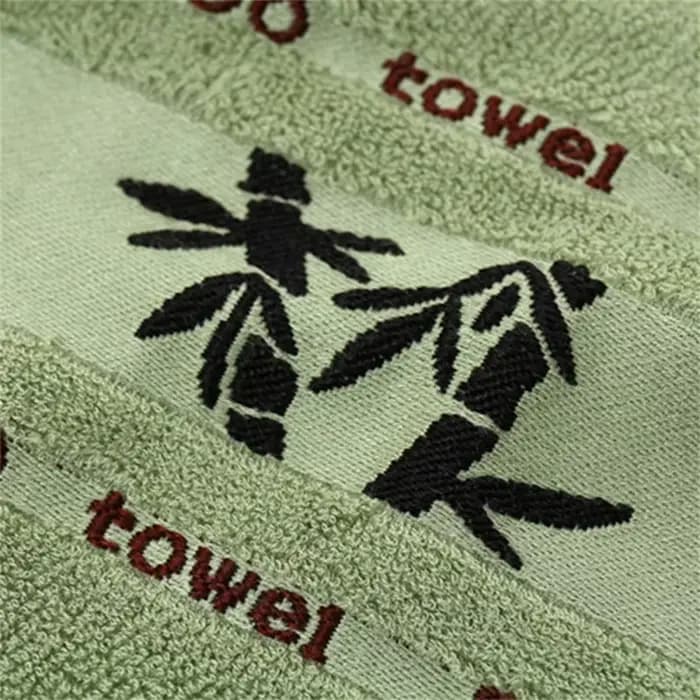 Grande Serviette de Bain Brodée en Bambou de Luxe