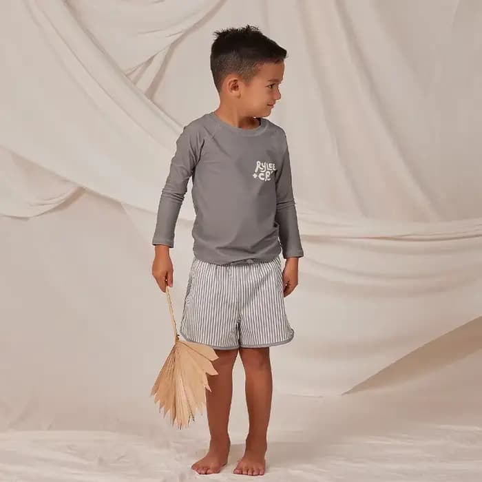 Maillot de bain pour bébé garçon, imprimé mignon, col rond, haut à manches longues + short à taille élastique, maillot de bain fendu, protection solaire, vêtements de plage, E23296