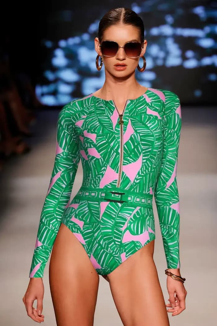 Maillot de bain une pièce avec couverture