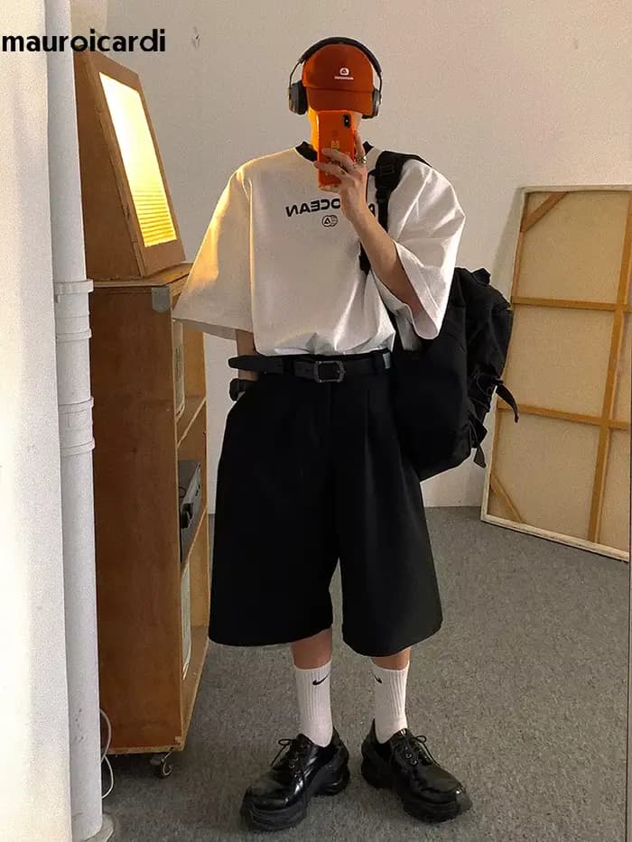 Mauroicardi printemps été ample décontracté doux noir plissé Shorts pour hommes hommes avec taille haute court pantalon droit vêtements 2024