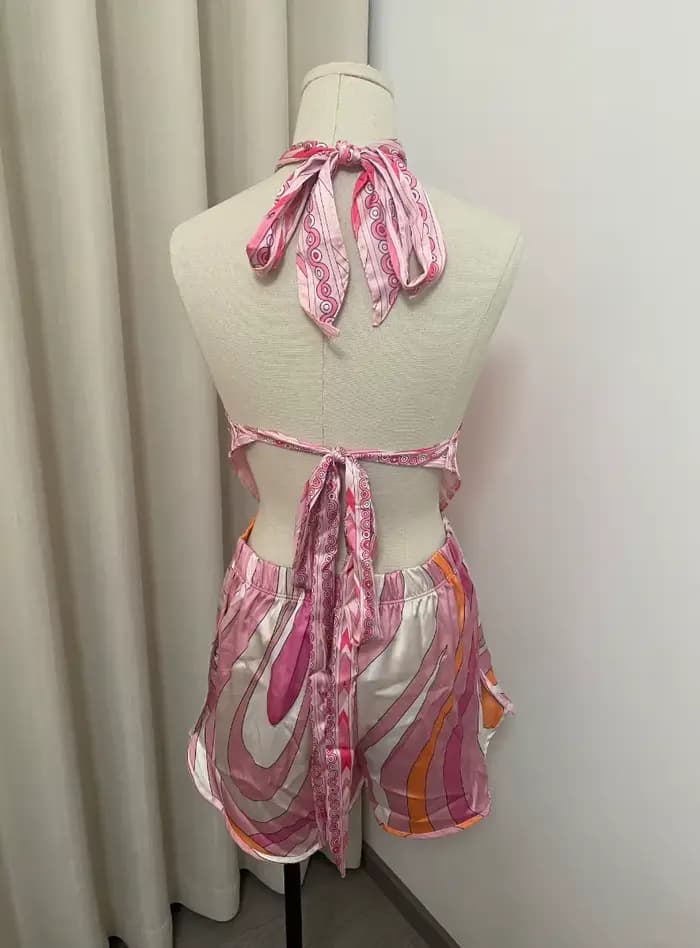 Maillot de bain en soie rose sans bretelles pour femme