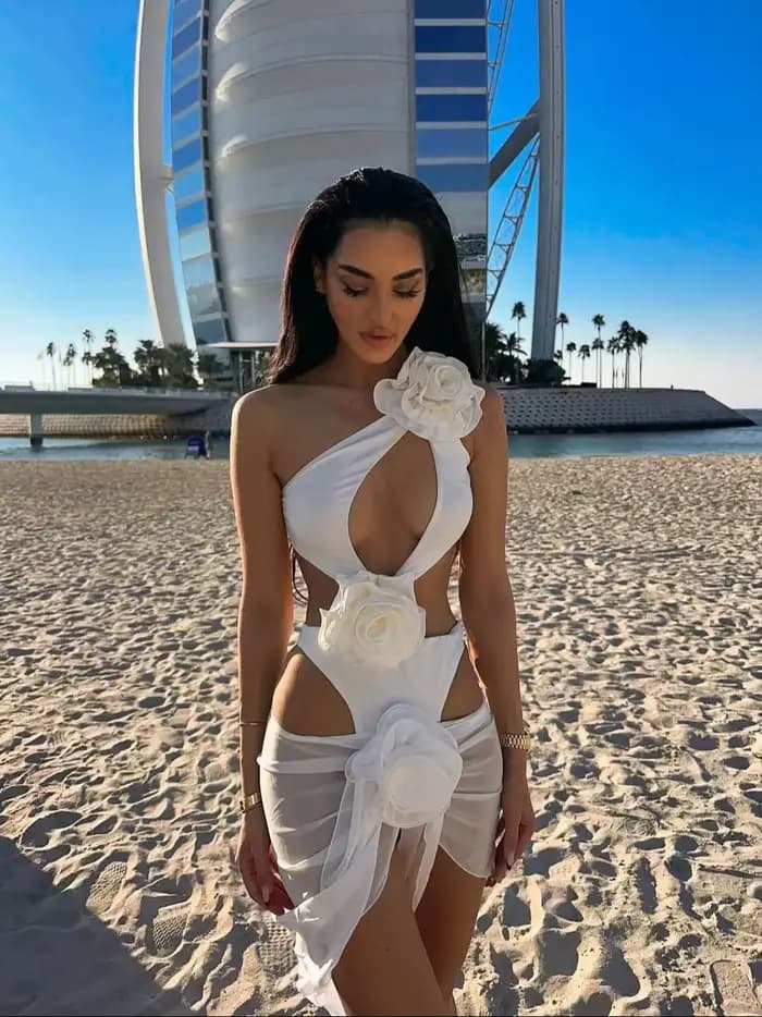 Maillot de bain asymétrique découpé à fleurs rouges et Mini jupe de plage drapée en mousseline de soie pour femmes, Monokini d'été