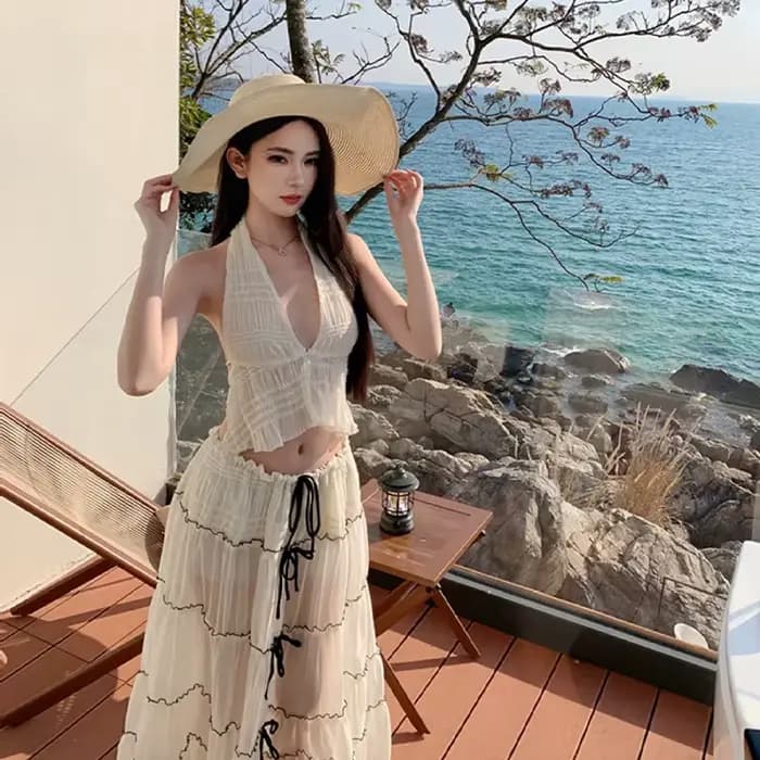 Ensemble de Bikini noir à lacets de Style français, col licou, jupe de couverture au Crochet, maillot de bain Sexy pour Sanya thaïlande, vacances à la plage