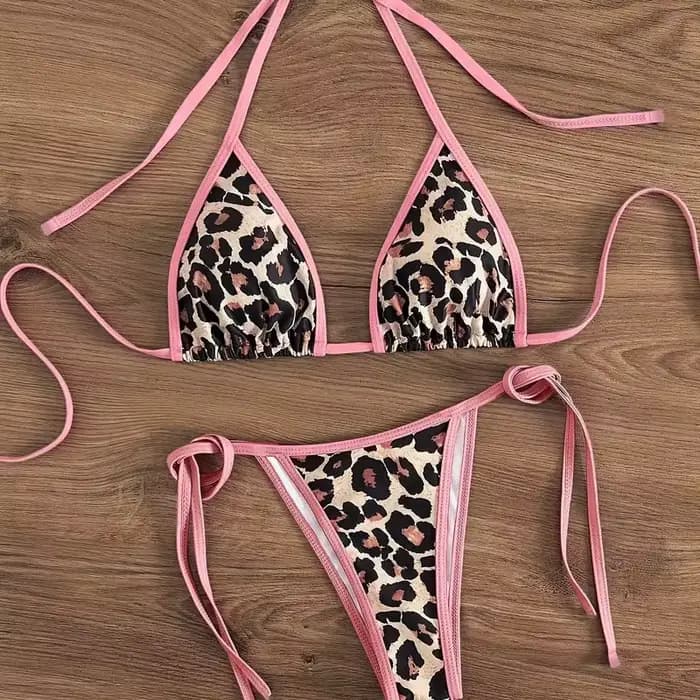Ensemble de bikini triangle à imprimé léopard avec bordure contrastée