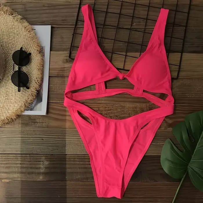 Sexy découpé une pièce maillot de bain femmes maillots