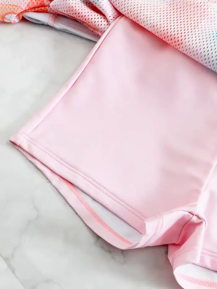 Filles enfants maillot de bain 2026 nouveau solide imprimé maille jupe courte maillots de bain pour enfants été deux pièces à manches courtes vêtements de plage maillot de bain