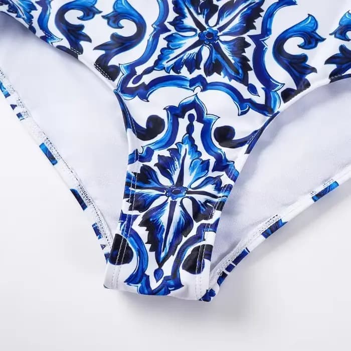 Maillot de bain une pièce imprimé porcelaine bleue et blanche