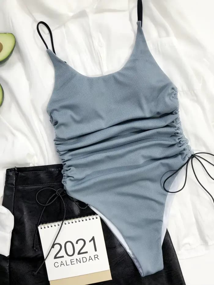 Maillot de bain une pièce uni pour femmes