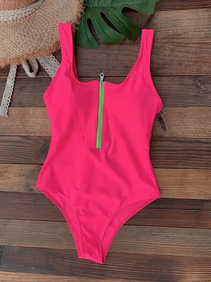 Maillot de bain une pièce avec fermeture éclair sur le devant