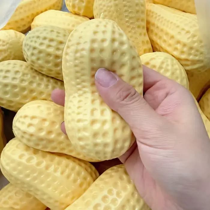 Jouet cacahuète croustillante virale : Jouet à presser réaliste en forme de nourriture, texture maltose à rebond lent, jouets sensoriels ASMR, jouet de bureau esthétique