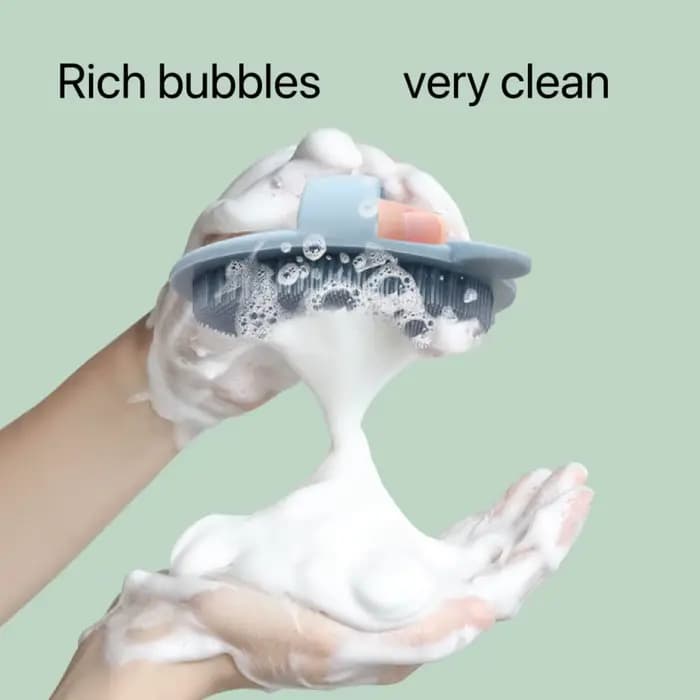 Brosse de bain pour bébé en silicone souple, nettoie en douceur les cheveux et le corps du bébé, sans BPA, un outil de bain sûr pour les nouveau-nés et les enfants.