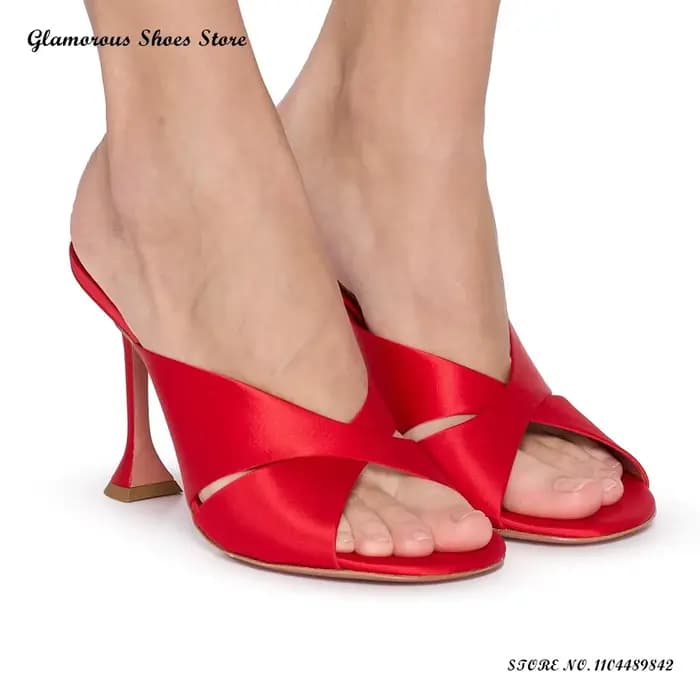 Mules élégantes à imprimé léopard et brides croisées pour femme, à bout rond ouvert, à enfiler, chaussures de soirée d'été, pantoufles à talon original
