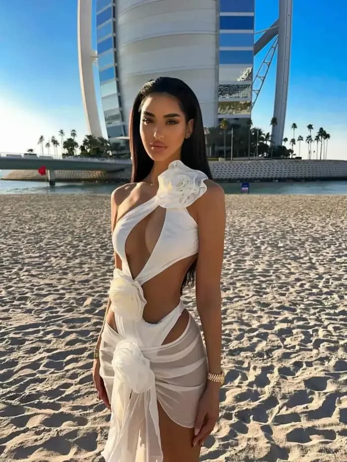 Maillot de bain asymétrique découpé à fleurs rouges et Mini jupe de plage drapée en mousseline de soie pour femmes, Monokini d'été