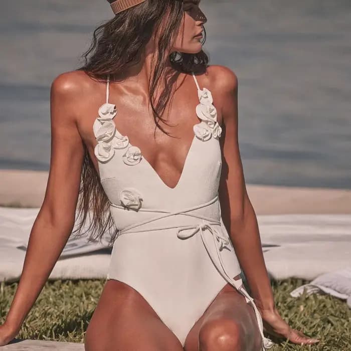 Une épaule une pièce maillot de bain pour femmes Push Up maillots de bain solide vêtements de plage