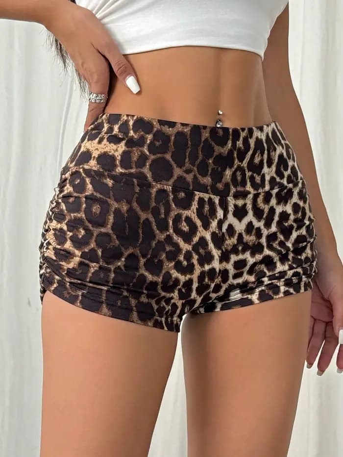 Shorts taille haute froncés imprimé léopard