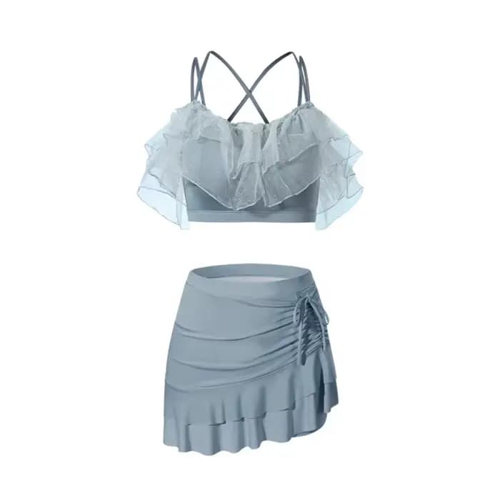 Maillot de bain deux pièces coupe ajustée avec jupe évasée, volants bouffants, épaules dénudées et d