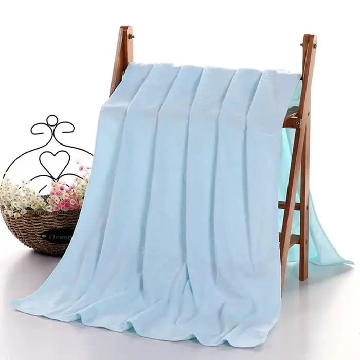 Une paire de serviettes de bain et de serviettes de plage épaisses et absorbantes ours en relief
