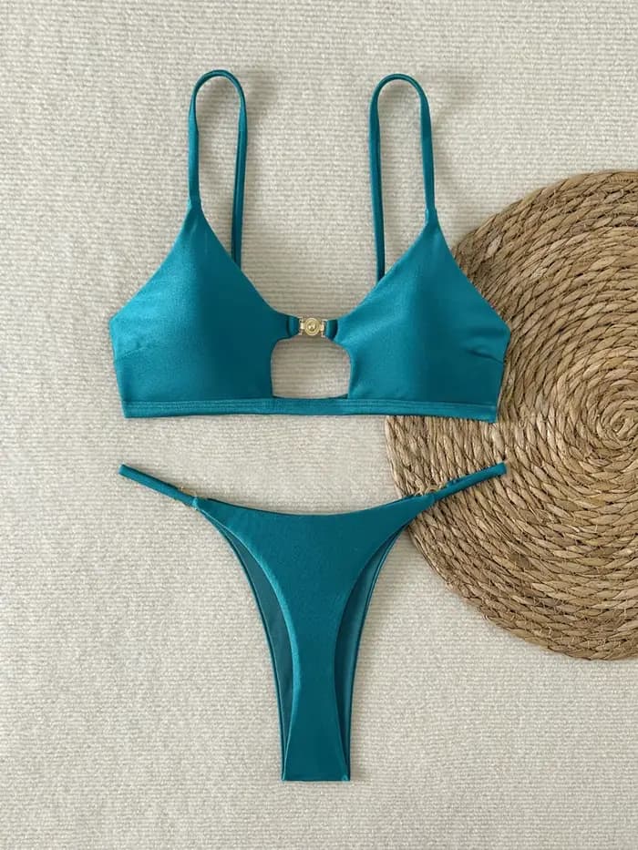 Bikini string sexy 2026 pour femme, de luxe, avec ornements métalliques, découpes, push-up, micro ma