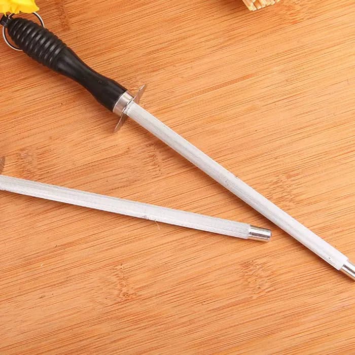 Aiguiseur de couteaux professionnel en acier au carbone, aiguiseur de couteaux durable avec poignée en ABS, tige d'affûtage, outil de cuisine