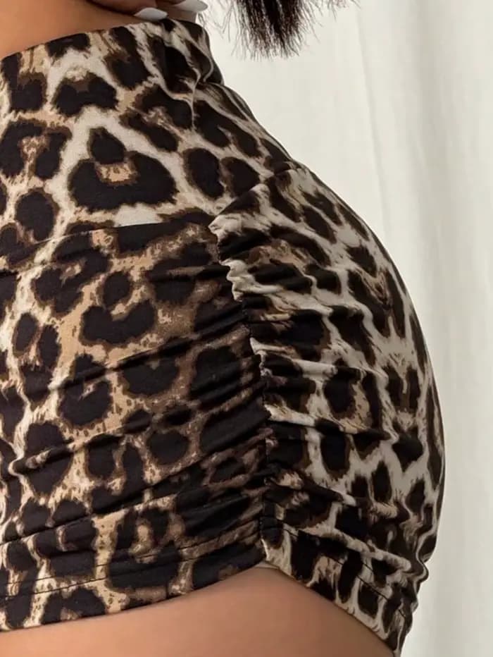 Shorts taille haute froncés imprimé léopard