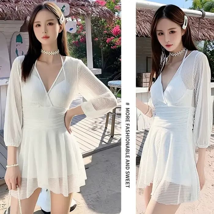 Maillot de bain transparent à manches longues et jupe