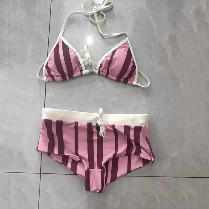 Ensemble micro bikini pour femme avec short de plage