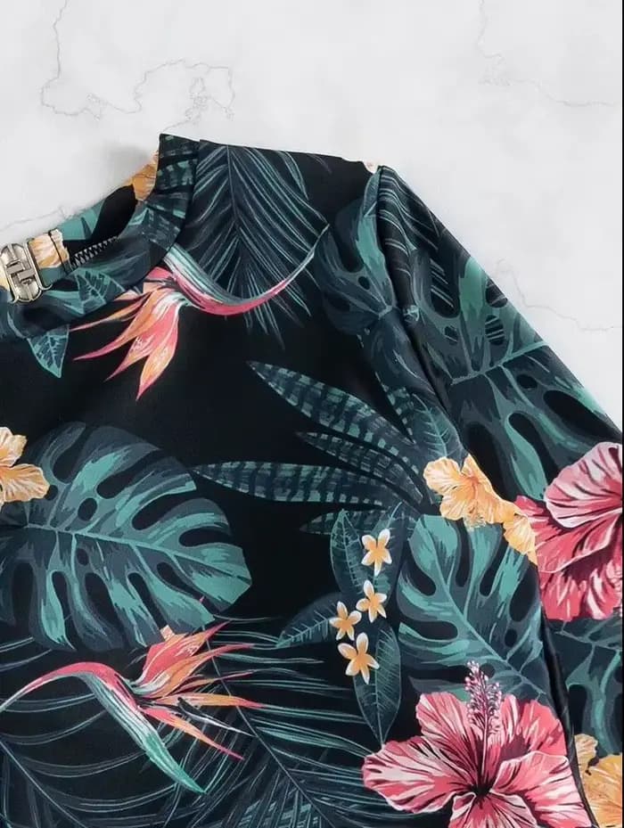 Maillot de bain une pièce à col haut
