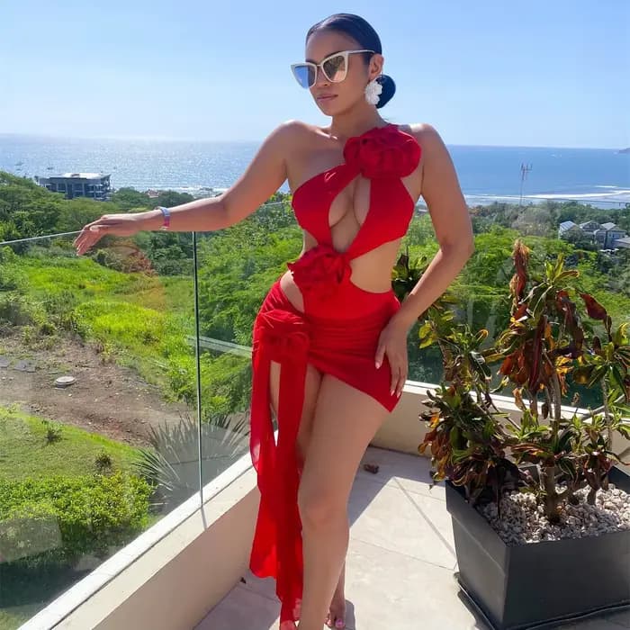 Maillot de bain 2026 Red Flower avec paréo
