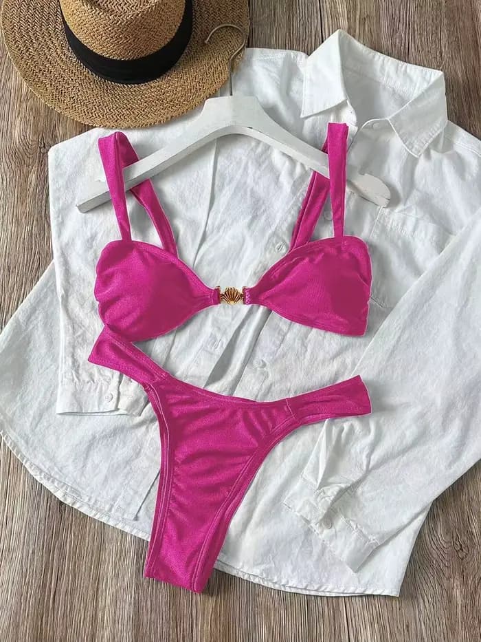 Ensemble de bikini sexy orné de coquillages métalliques 2026 pour femme, rose vif, avec soutien-gorge push-up plissé et string, maillot de bain d'été, micro-maillot de bain