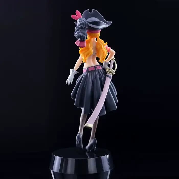 Figurine d'action Nami en vêtements noirs de 19,5 cm, One Piece, ONE PIECE FILM RED, figurine à habiller, modèle de collection en PVC, jouet pour enfant