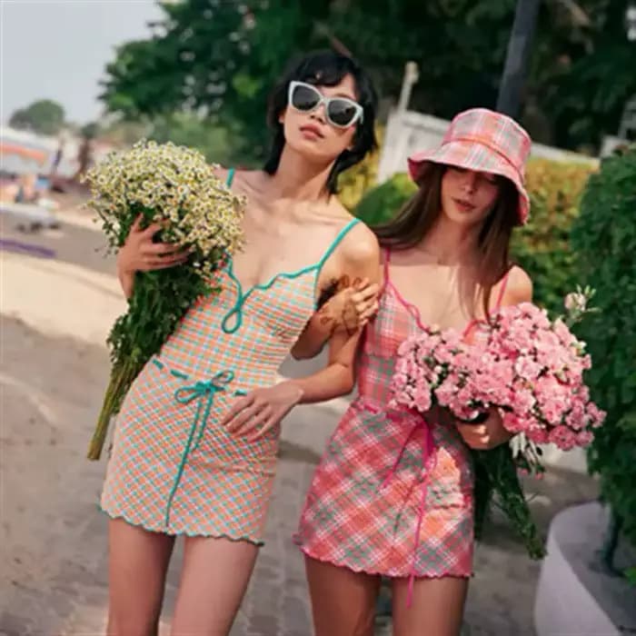 Maillot de bain une pièce femme 2026ins à carreaux, style jupe amincissante, pour vacances, frais et rétro, maillot de bain transfrontalier sans manches ni coussinets