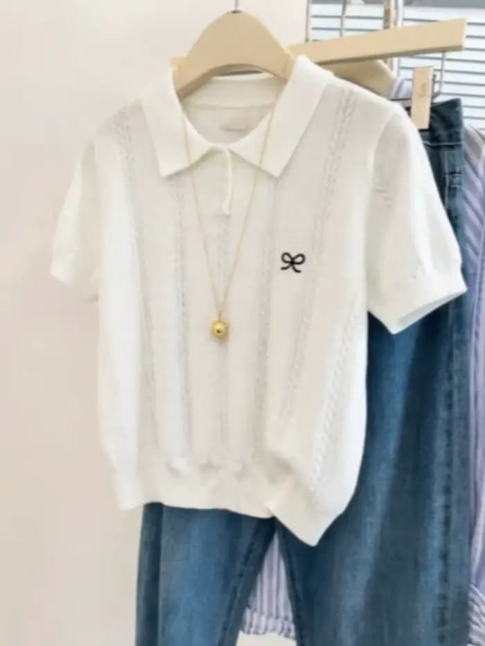 AOSSVIAO Nouveauté Été 2026 T-shirt Femme Gris Tricoté à Col Polo, Manches Courtes, Broderie Nœud Mignon, Tendance, Polyvalent et Décontracté