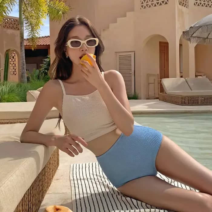 Nouveau Maillot de Bain Femme 2025 Style Coréen Sexy Dos Nu Taille Haute Cache-Buée Bloc de Couleurs Simple Idéal Vacances et Sources Chaudes