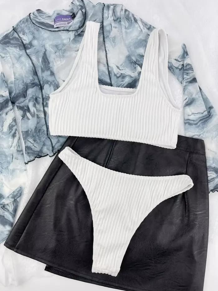 Bikini 2026 Sexy Blanc et Noir Côtelé Push-Up Micro Maillot de Bain Séparé Femme Plage Deux Pièces Tenue