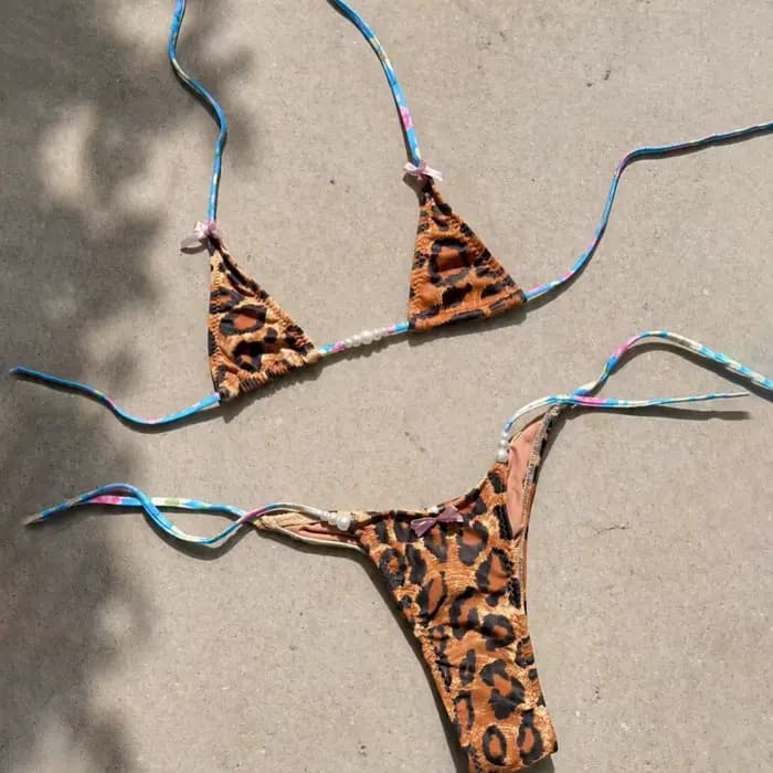 Micro Bikini 2026 Nouveaux Maillots de Bain Femme Sexy Brésilien Biquini Brillant Uni Tenue de Plage Push Up Maillot
