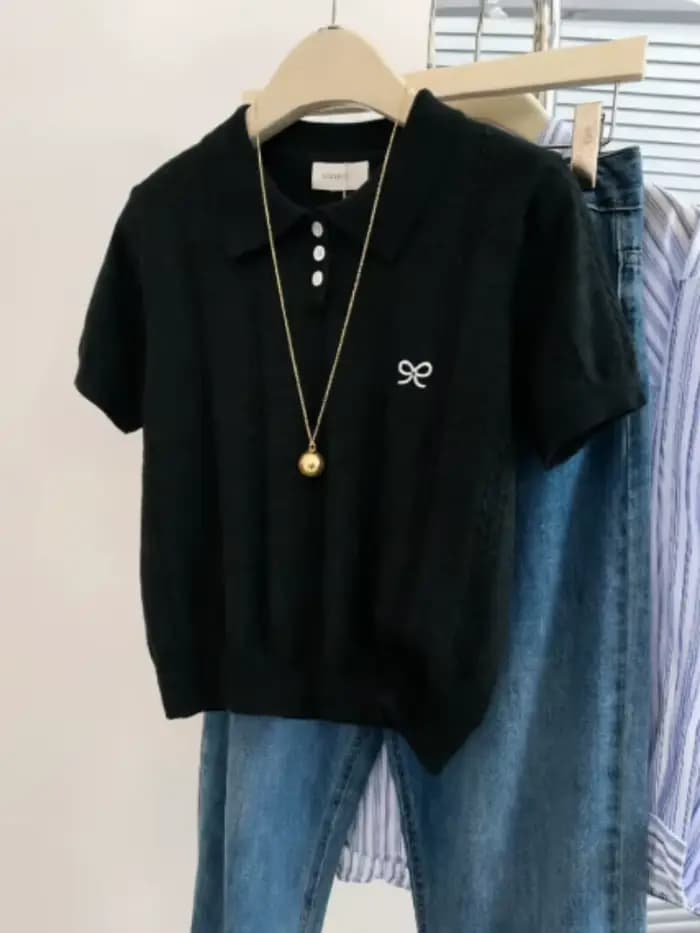 AOSSVIAO Nouveauté Été 2026 T-shirt Femme Gris Tricoté à Col Polo, Manches Courtes, Broderie Nœud Mignon, Tendance, Polyvalent et Décontracté