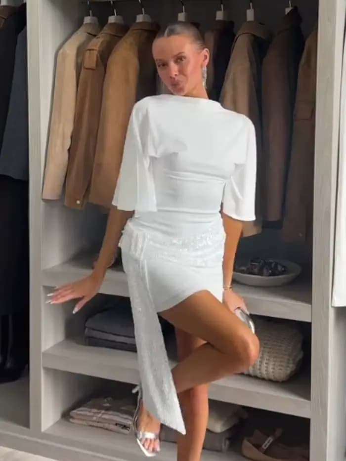 Robe courte blanche à manches courtes et dos nu pour femme