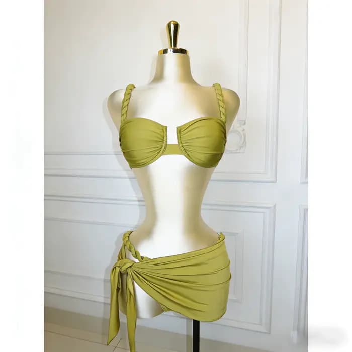 Ensemble de bikini brésilien sexy tressé avec jupe