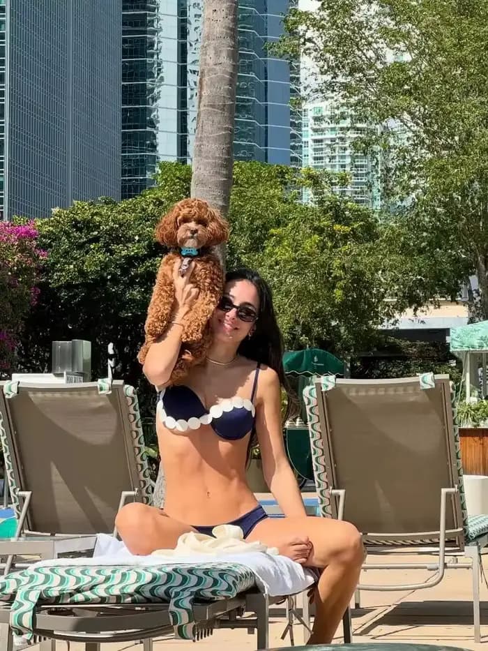 Ensemble de maillot de bain push-up pour femme avec jupe ajourée et découpes, style resort