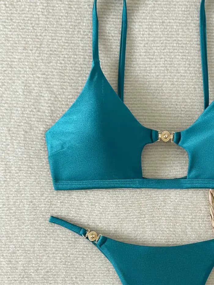 Bikini string sexy 2026 pour femme, de luxe, avec ornements métalliques, découpes, push-up, micro maillot de bain d'été