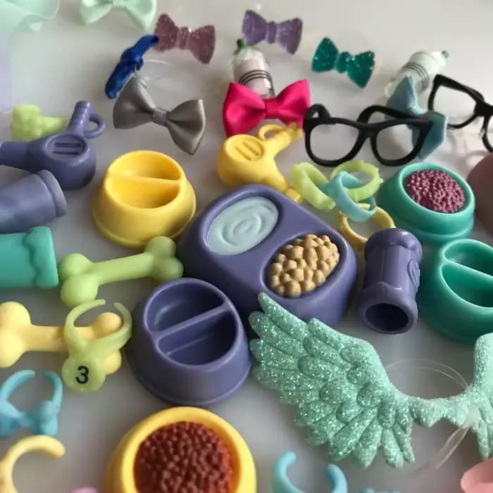 Accessoires pour animaux de compagnie lps, (20 pièces aléatoires), chapeau, écharpe, veste, robe, jupe à nœud, vêtements, col, chaussures et boissons, accessoires de jouets adaptés aux lps