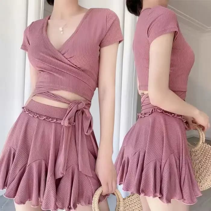 Ensemble de bain côtelé pour femme avec haut court à col en V et taille à nouer