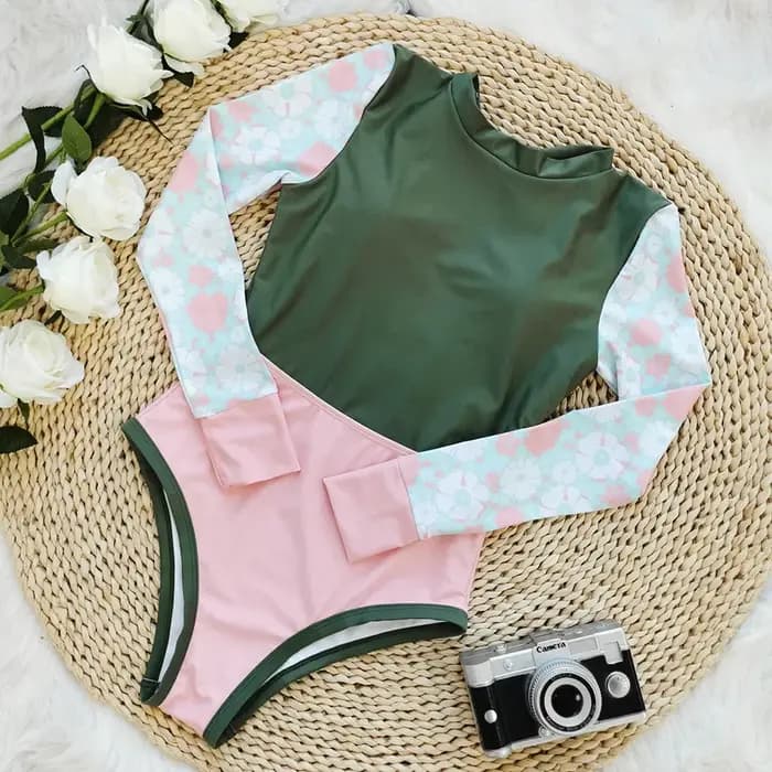 Maillot de bain une pièce noir et imprimé