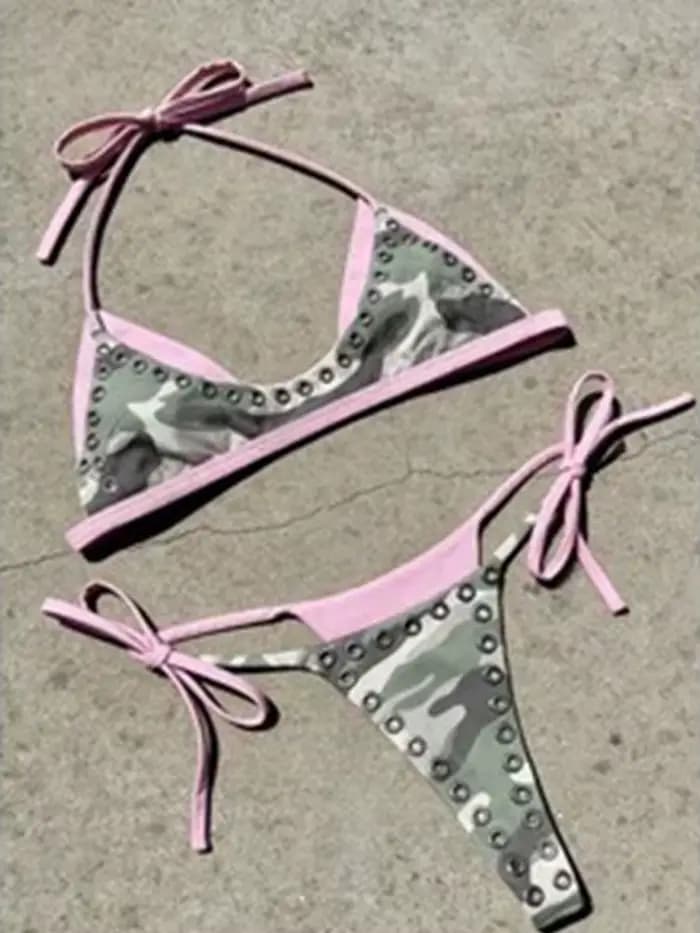 Ensemble bikini femme Y2K tendance, orné de clous, motif camouflage rose, avec haut triangle dos nu et bas à nouer sur les côtés, pour l'été, la plage et les soirées