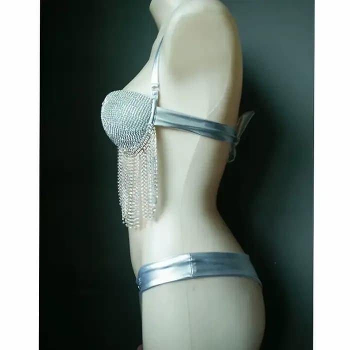 Maillot de bain avec des strass et des franges