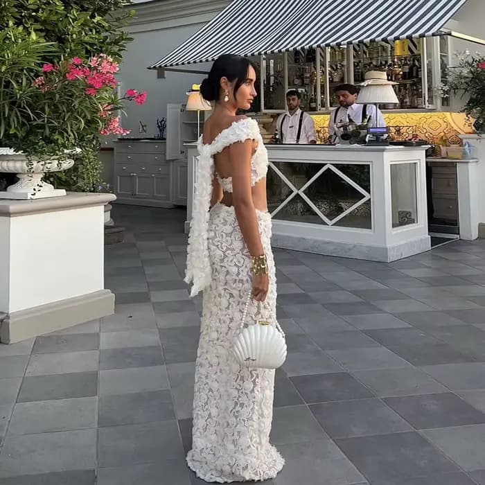 Maillot de bain blanc 3 pièces en dentelle, sexy, ensemble deux pièces, pour femmes, vêtements de plage, avec jupe en dentelle, 2024